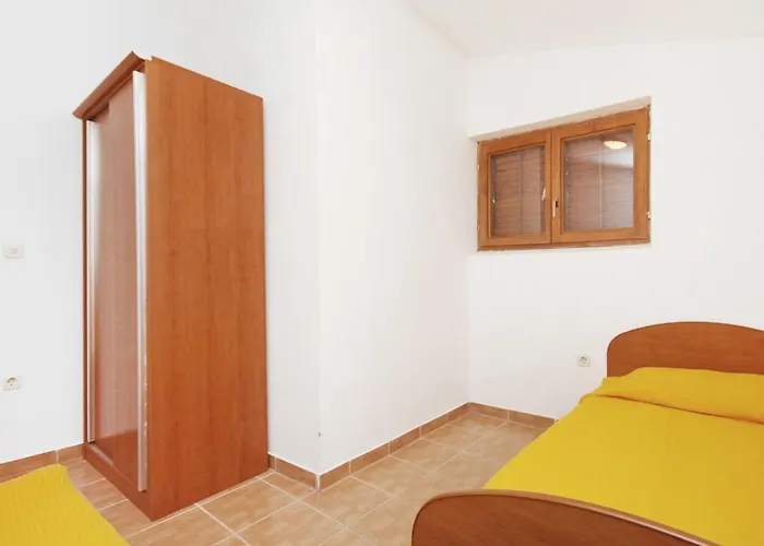 Appartement With Parking Space Privlaka, Zadar - 5849 *
